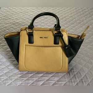 Nine West Pocketbook like new!